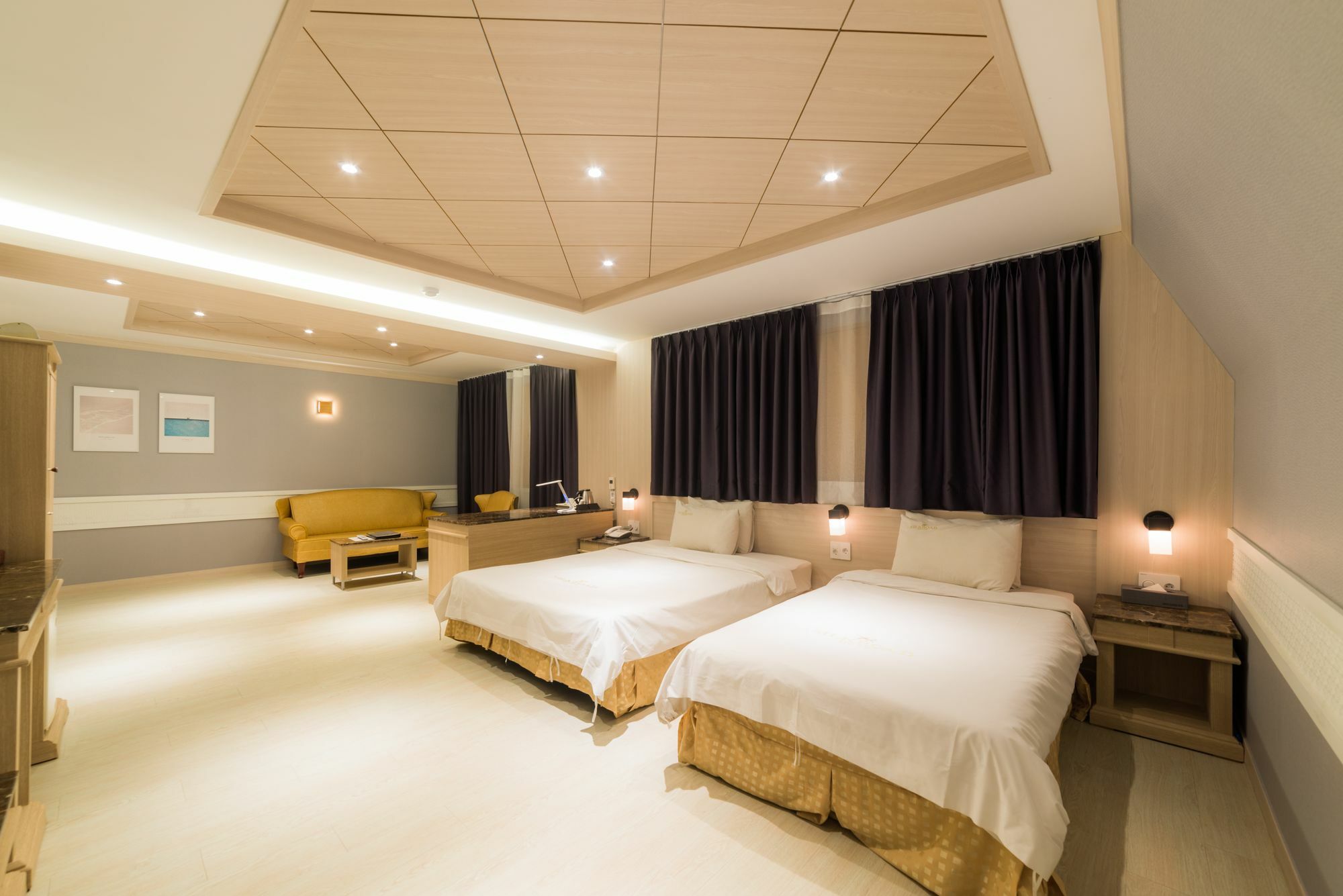 Reborn Silkroad Hotel
