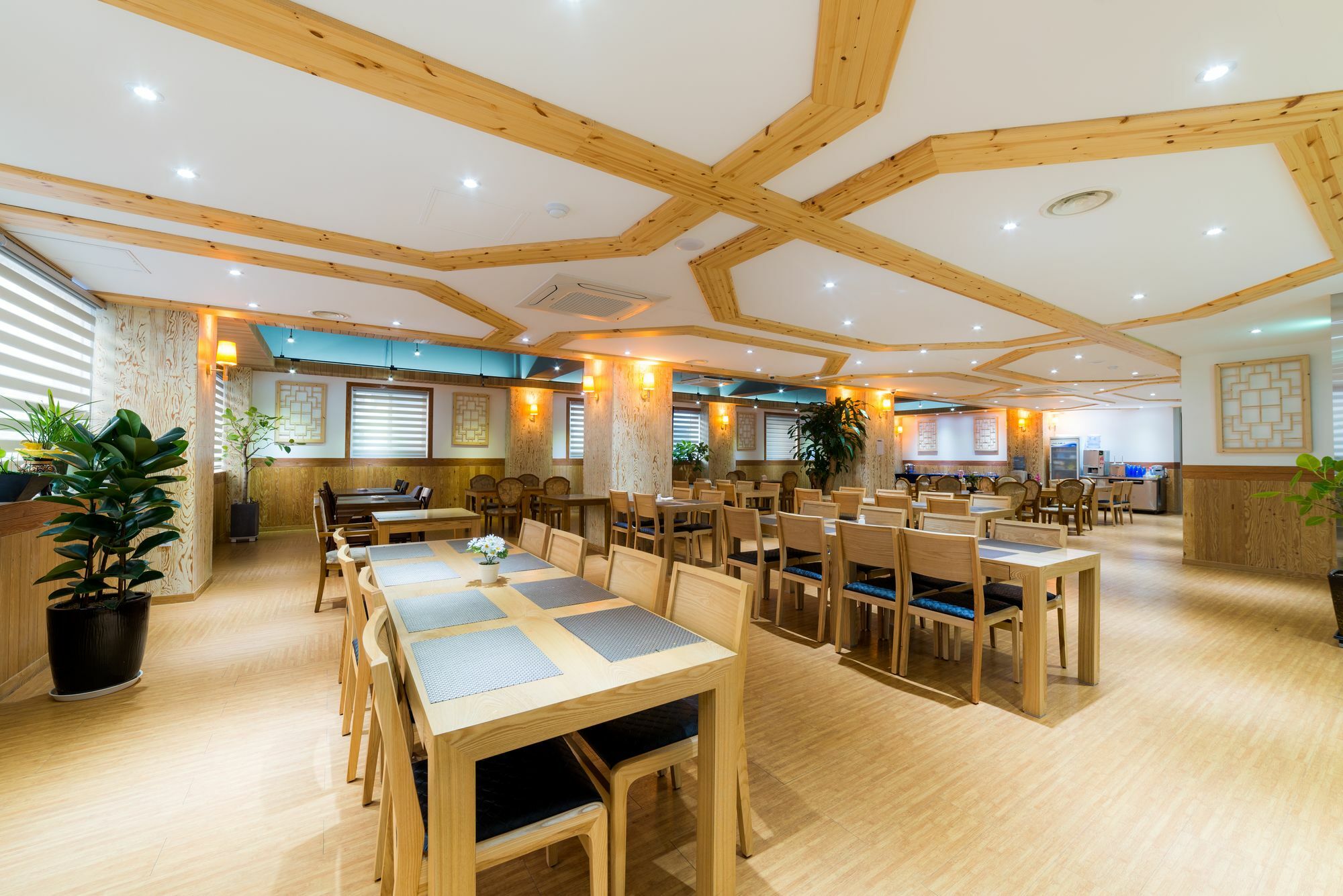 Hotel Reborn Silkroad 3*